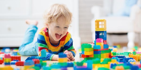 alt="lazer adaptado crianças com necessidades especiais"