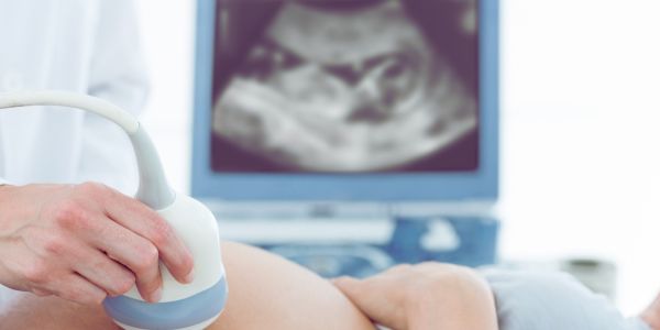 alt="resiliência infantil de Lucas gestação"